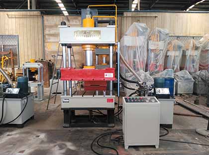 小型四柱三梁液壓機(jī)