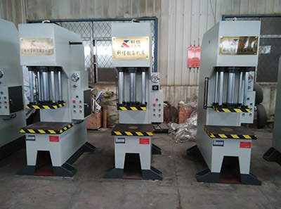 單柱液壓機(jī)