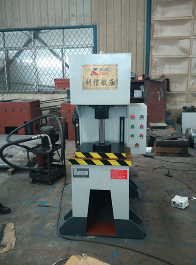 20t單柱小型液壓機(jī)